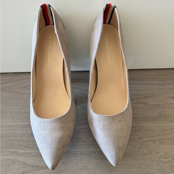 Tommy Hilfiger “Abilene” Taupe Block Heel Pumps - Picture 12 of 16